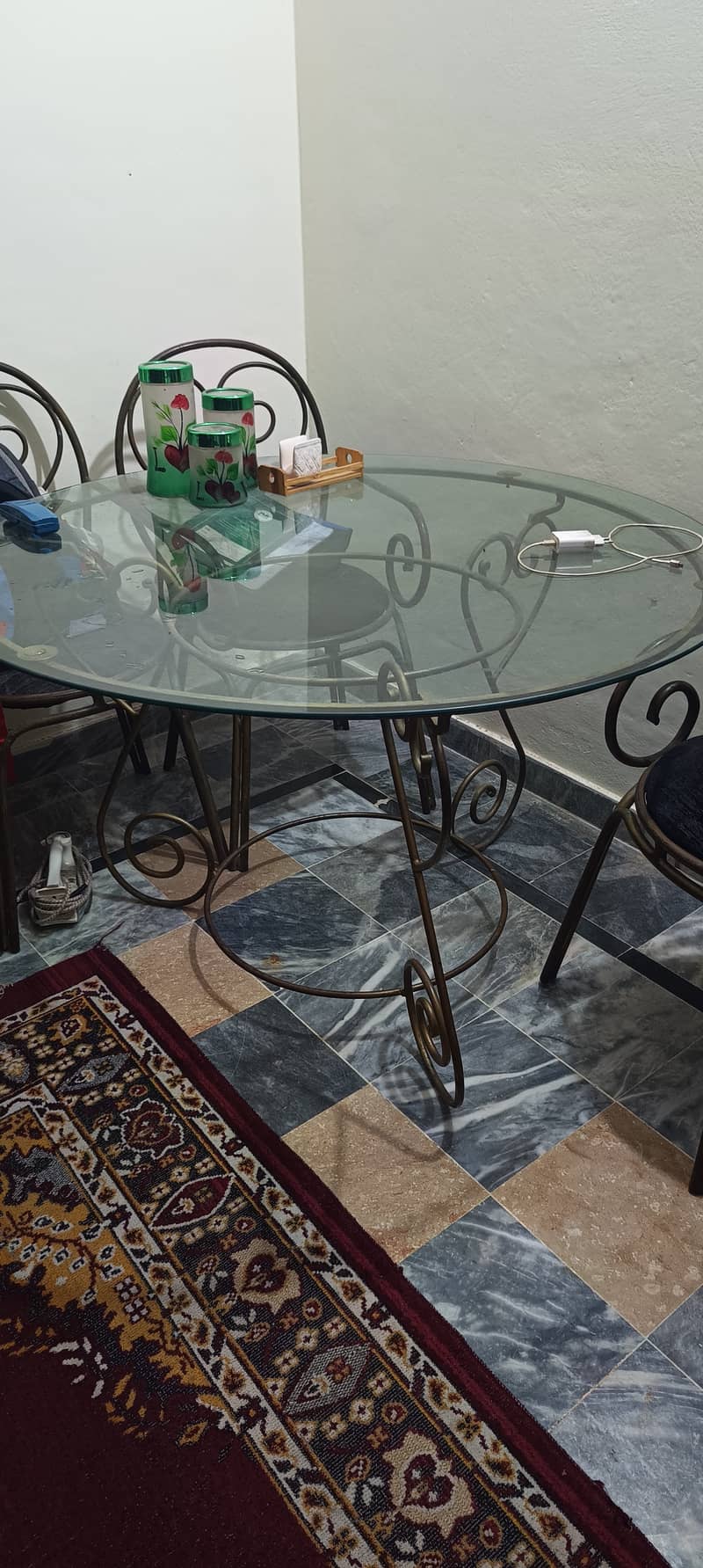 dining table with 4 chairs 0