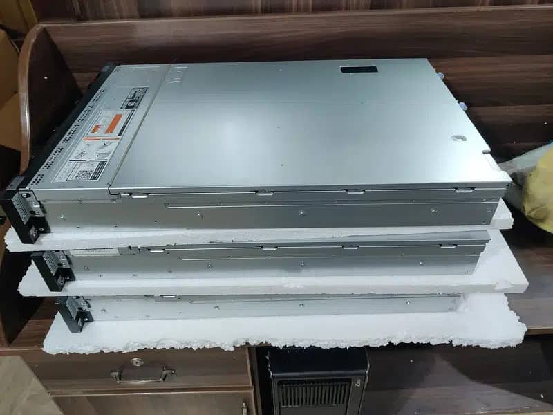 High-End Servers for Sale: Dell R730 Dell R740 and HP DL380 Gen 10 14