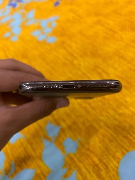 iphone 11 pro 64 Gb PTA approved with box panel change no fault all ok 0