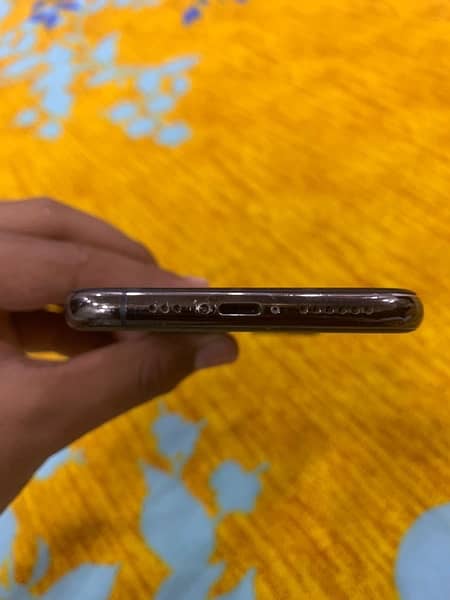 iphone 11 pro 64 Gb PTA approved with box panel change no fault all ok 3