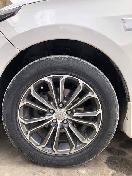 Toyota Altis Grande 2015 1