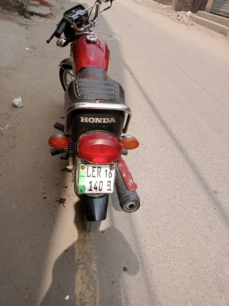 honda 125 original 2016 ka end sitker 2017 90 Sy kam Waly rabta na kar 4