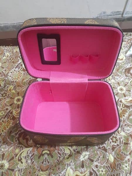 Brand New Stylo original Ladies Makeup Box/Bag available low price 8