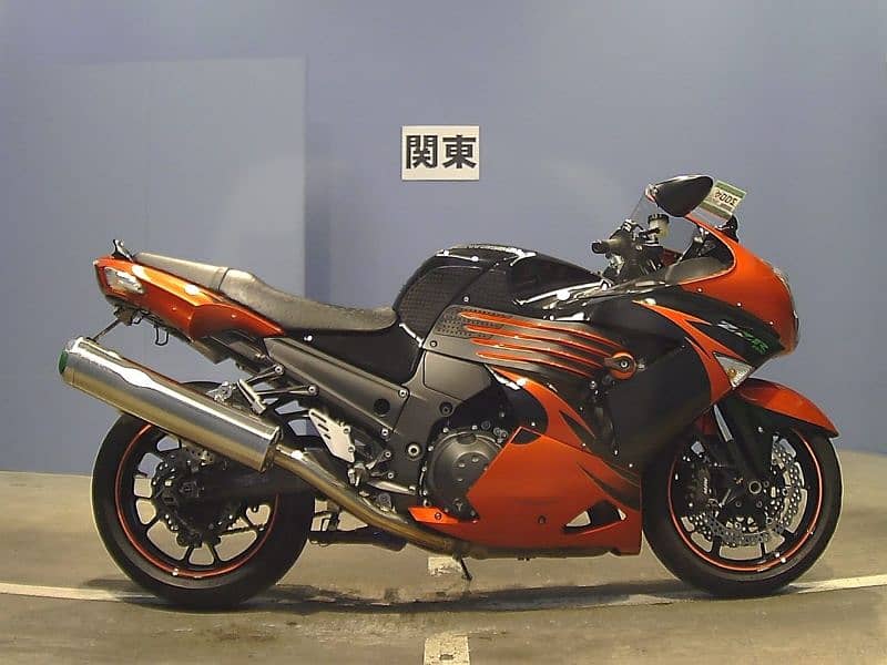 Kawasaki Zx14R 2010 model 4