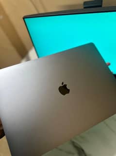 MacBook Pro 2019 - 16 Inch - 16/512 0