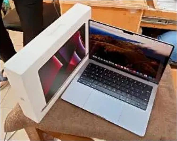 Macbook Pro M2 2023 (16 gb, 512 SSD) 3