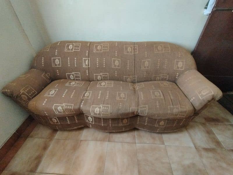 7 Seater sofa in excellent condition 0