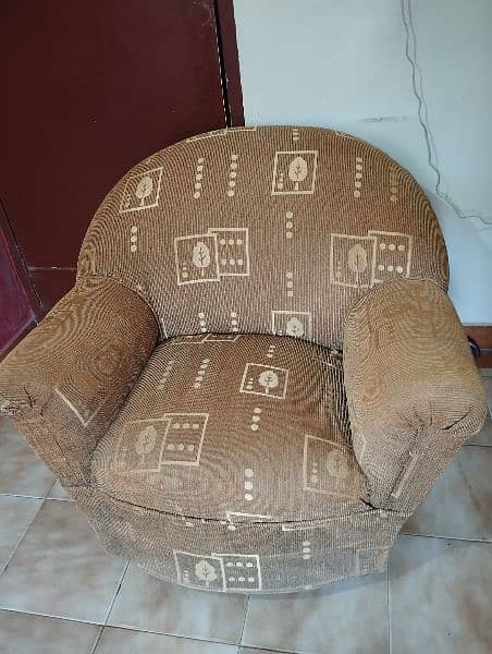 7 Seater sofa in excellent condition 2