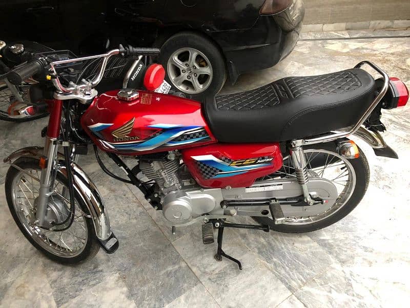 Honda CG 125 2024 3