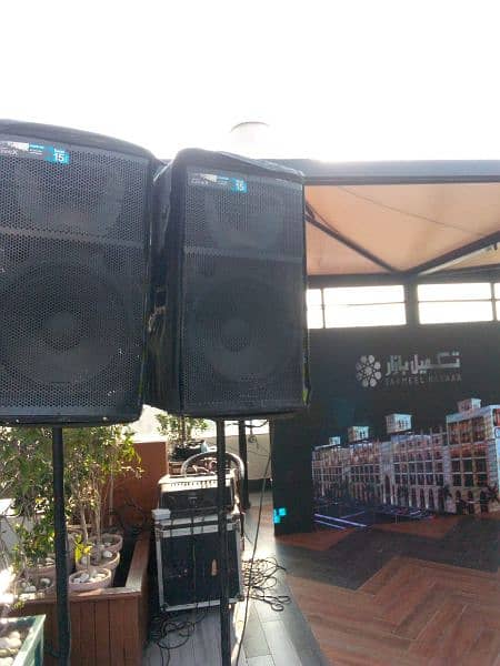 dj sound system and boxes/truss/wedding entry/follow light for rent 17