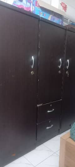 3 door wardrobe