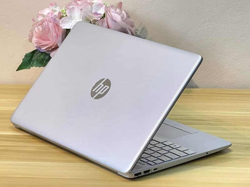 HP Laptop 15S-Du3xxx | Core i5 11TH Gen 8GB DDR4 256GB SSD (M2) 3