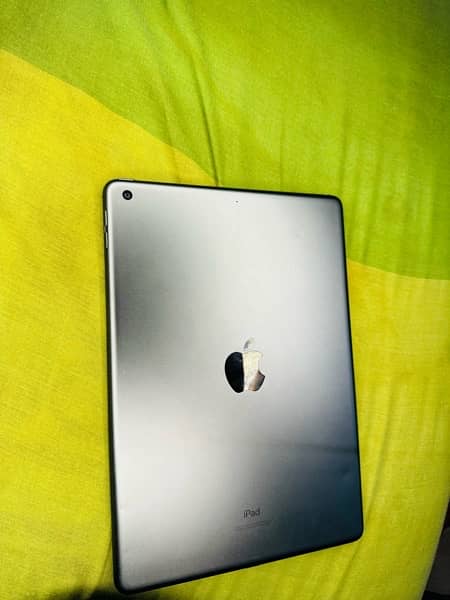 ipad 8th gen 32GB 1