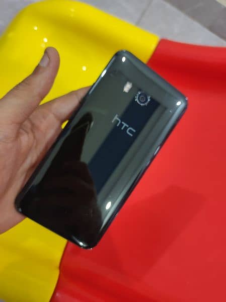 HTC u11 in good condition not open or repair Non Pta 6gb 128gb Read Ad 10