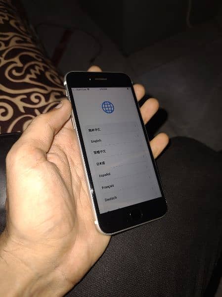 Apple Iphone Se 2020 only for parts Icloud locked perfect condition 1