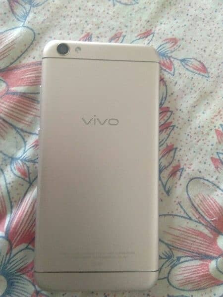 vivo y67 6gb 128gb  set with charger 1