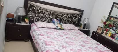 Complete bed set with wardrobe and dewan