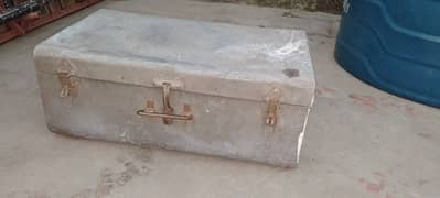 Iron Jisti Trunk excellent condition