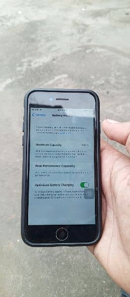 iphone7 pta approved 32gb all ok health100 With box and lead 3