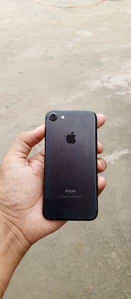 iphone7 pta approved 32gb all ok health100 With box and lead 4