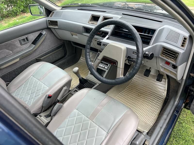 Mitsubishi Lancer 1986 ( Antique Car) 3