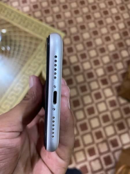 iPhone 11 128 for sale 10/10 factory Unlock 4