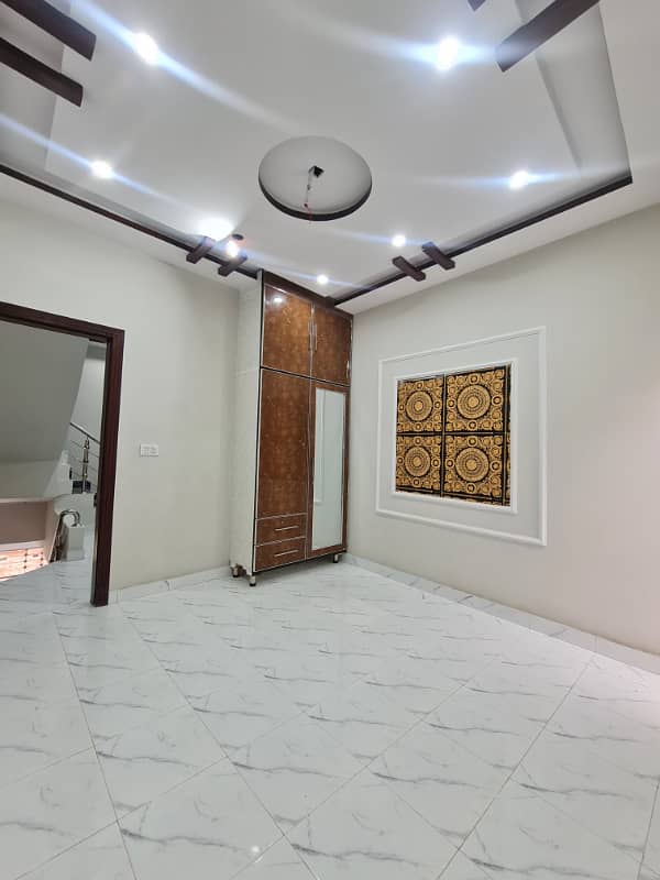 1.5 Marla Brand New House For Sale Nishtar Colony 9