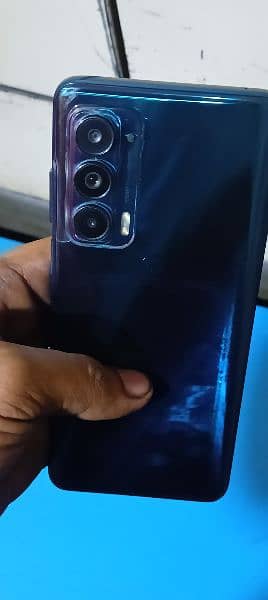 MOTO edge 5g 2021 6/256gb 108mp camra 6