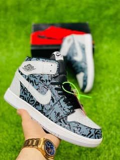 NIKE Air Jordan 1