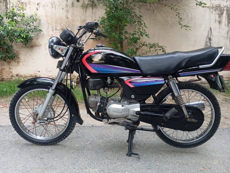 Honda 100 for urgent sale 1