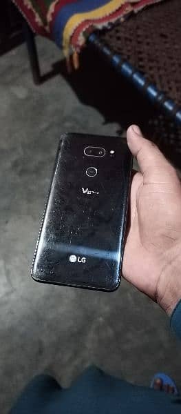 LG v35 thinq 1