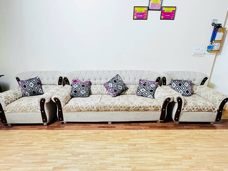 sofa set for sale beautiful condition neat and clean 5 seater 3