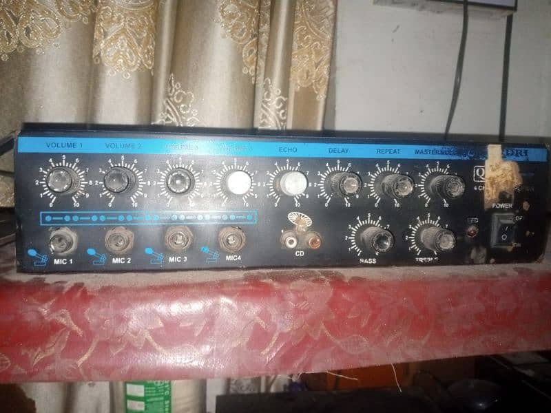 4 chnl amp with echo delay beshak 10 ki jori chlao beshak 12 ki 0