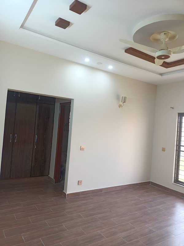 10 Marla Upper Portion For Rent In Lda Avenue 1 M Block 5