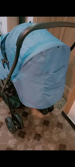 baby stroller in 10/10 condition