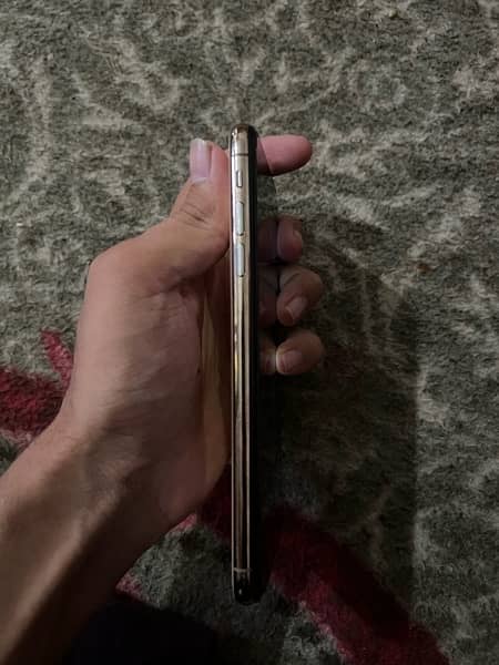 iphone xs max 64gb pta approved 1