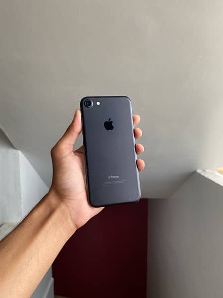 iPhone 7 128gb Pta Approved 1