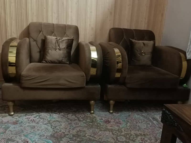 New hai Sofa set 5 Setter with Table . . 1