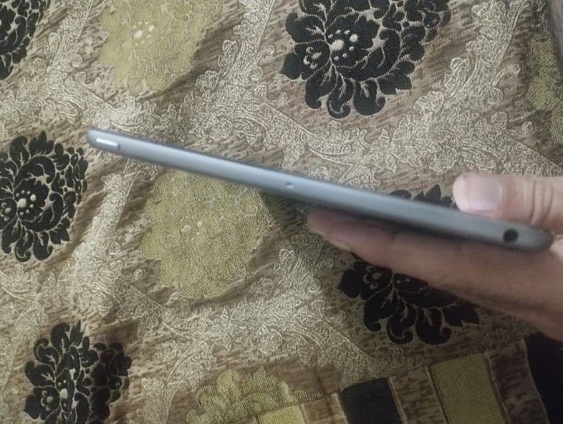 iPad Achi Condition Main Ha Har Cheaz Working Ha 3