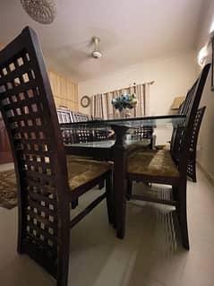 8 chairs dinning table for sale