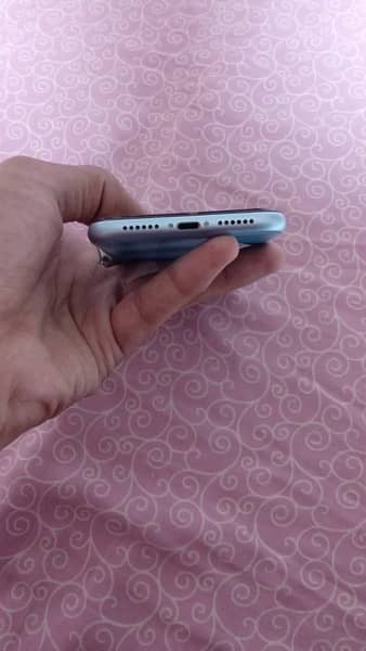 IPhone XR 64GB NON PTA 10/10 CONDITION URJENT SELL 3