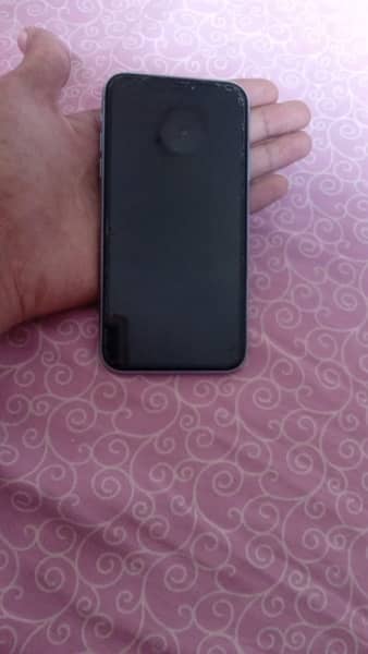 IPhone XR 64GB NON PTA 10/10 CONDITION URJENT SELL 6