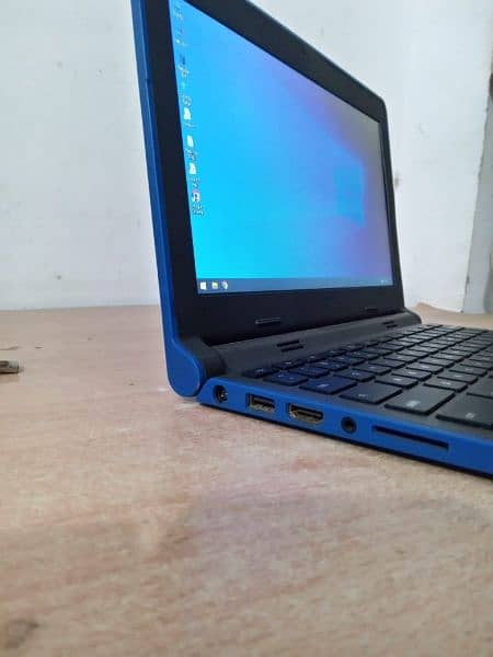 Dell Chromebook P22T laptop 2