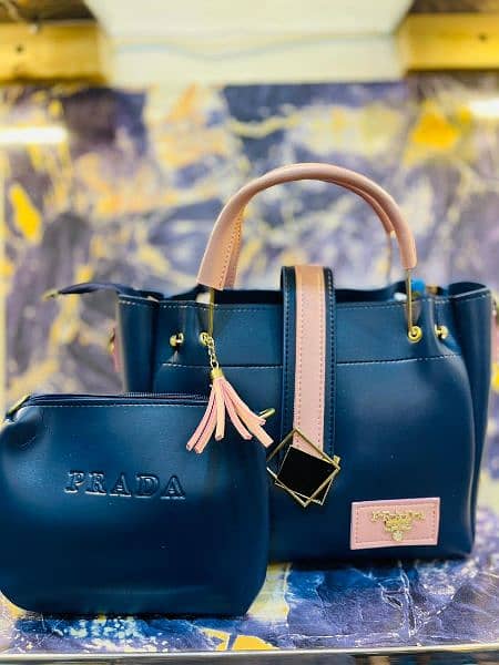 Prada importer 2pc Bags 

Description:
Golden hand bags 1