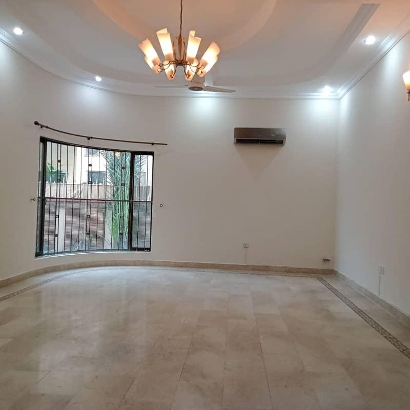 One Kanal Beautifull House Available for Rent in DHA Lahore Cantt 7