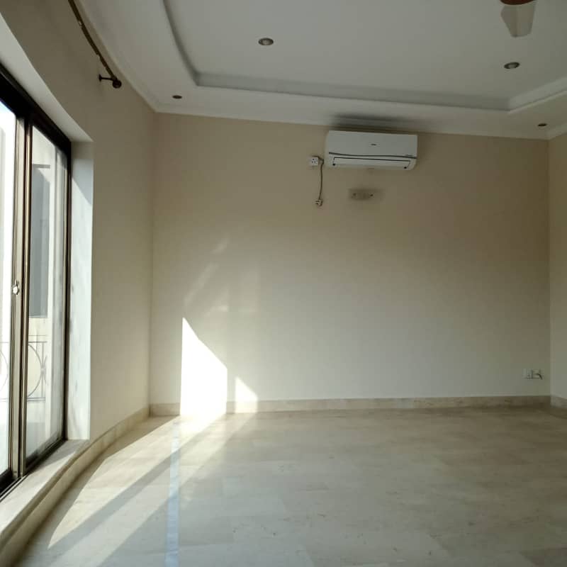 One Kanal Beautifull House Available for Rent in DHA Lahore Cantt 20