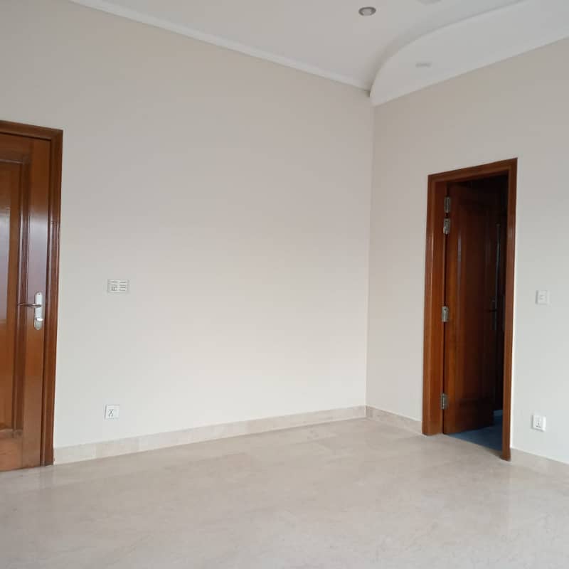 One Kanal Beautifull House Available for Rent in DHA Lahore Cantt 23