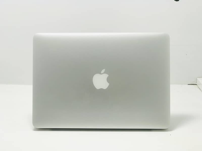 MacBook Pro 2015 Ci5 8GB RAM 256Gb SSD 2