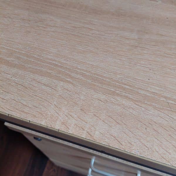 Office Table with side lock system 3 drawers 3