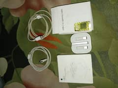 ORIGNAL APPLE ADAPTER 20 WATT 0